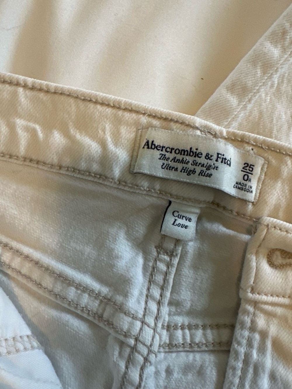 Abercrombie & Fitch Curve Love Ultra High Rise Ankle Straight Jeans - Cream